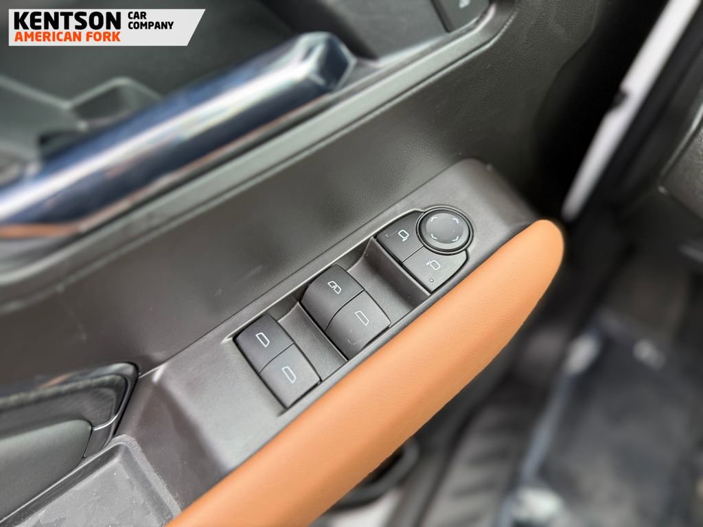 Used 2025 GMC Canyon AT4 image 23