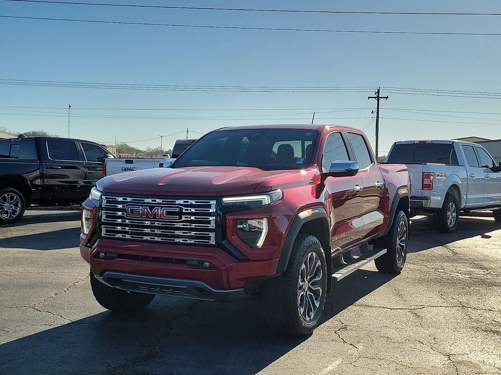 Used 2024 GMC Canyon Denali image 2