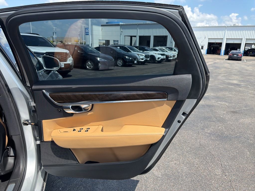 Used 2018 Volvo S90 T5 Momentum w/ Convenience Package image 28
