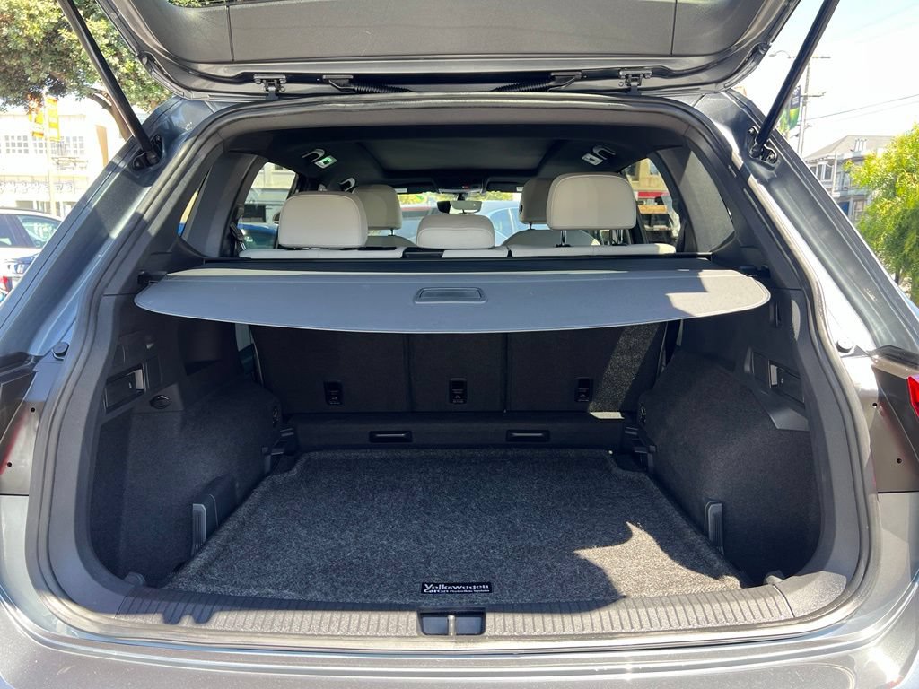 Used 2020 Volkswagen Tiguan SE R-Line AWD/4WD image 45