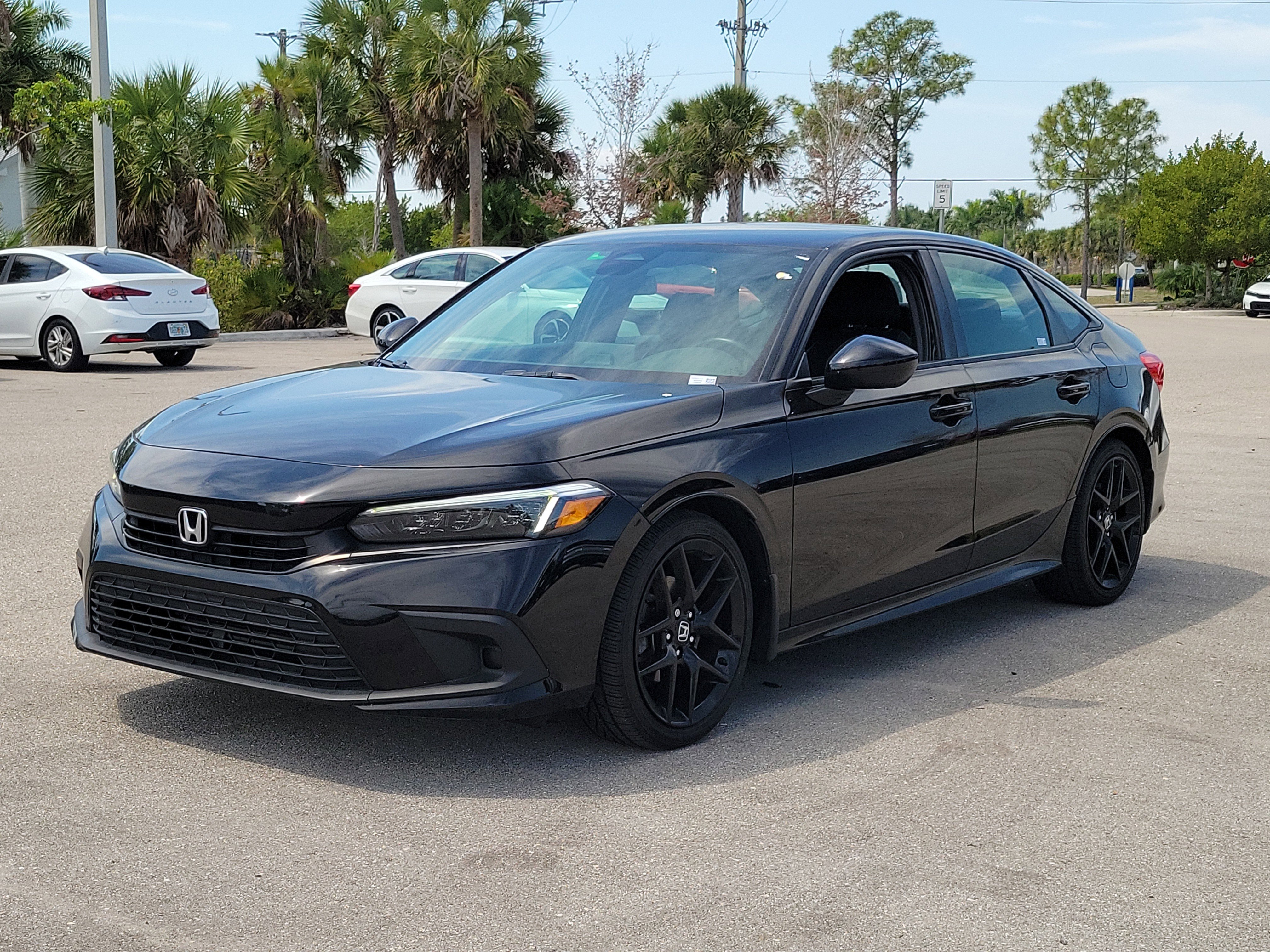 Used 2023 Honda Civic Sport image 3