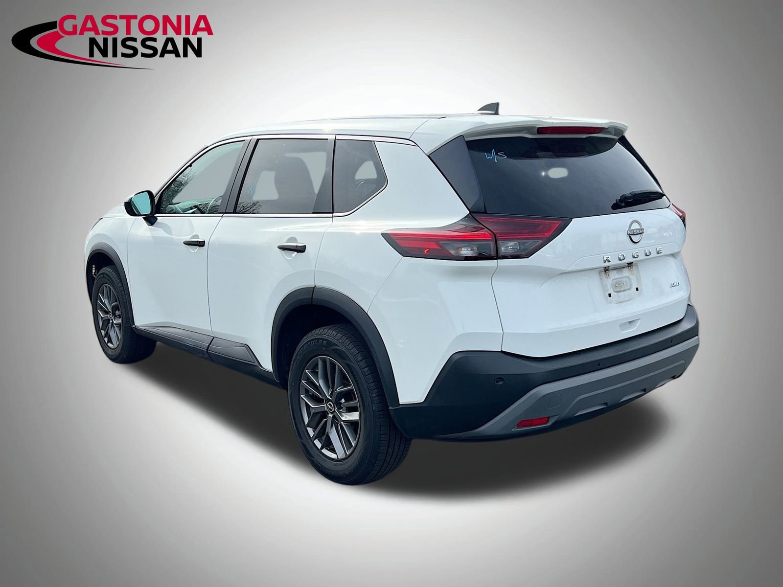Used 2023 Nissan Rogue S image 6