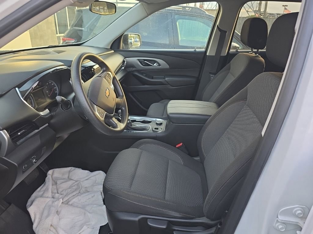Used 2021 Chevrolet Traverse LS image 8