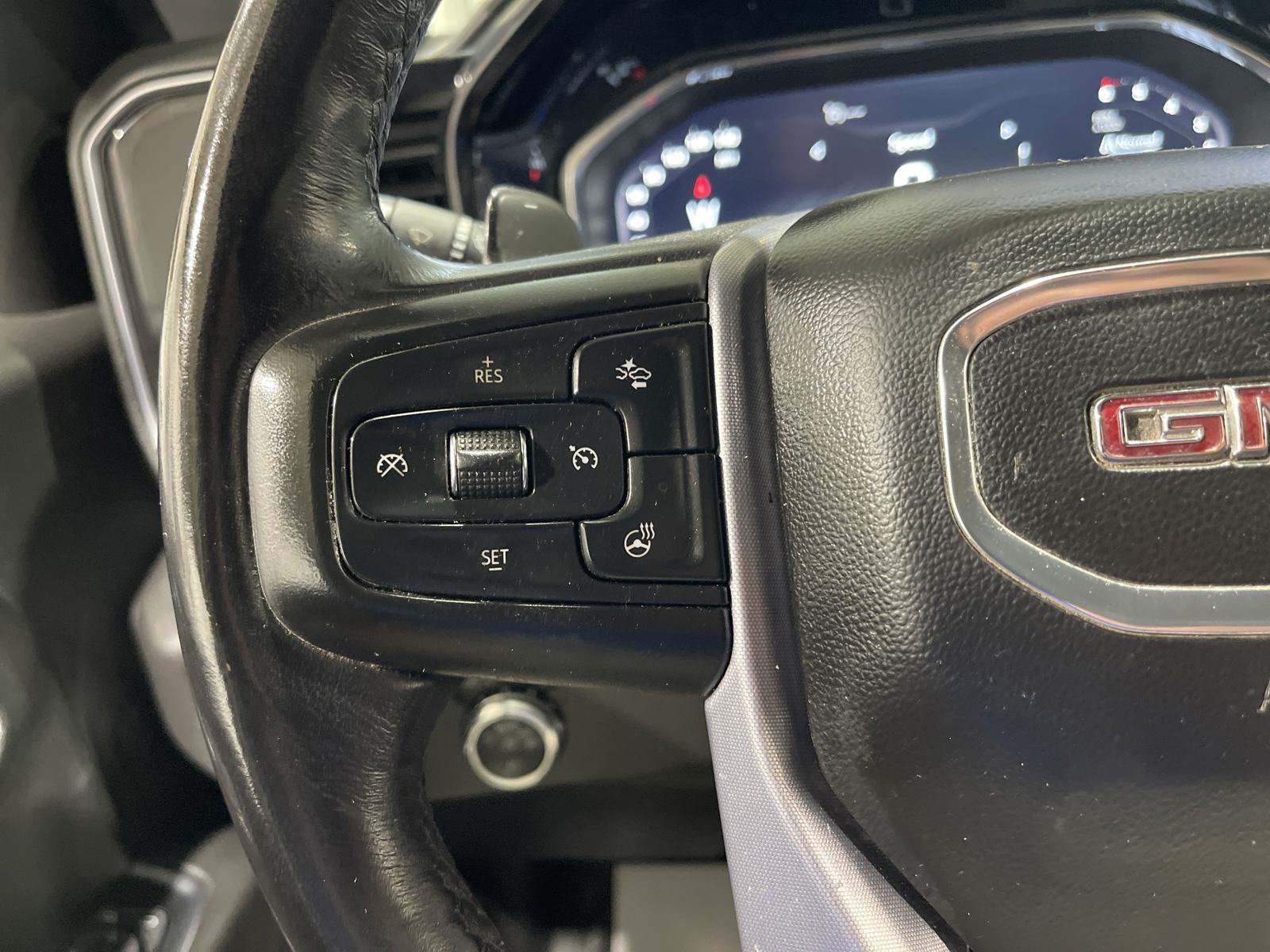Used 2023 GMC Sierra 1500 SLT w/ SLT Premium Package AWD/4WD image 29