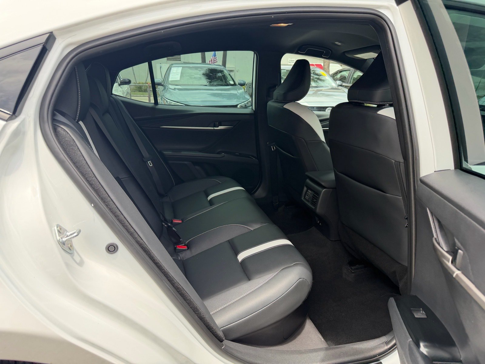 Used 2026 Toyota Camry SE FWD image 17