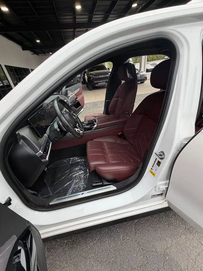 Used 2023 BMW 740i RWD image 39