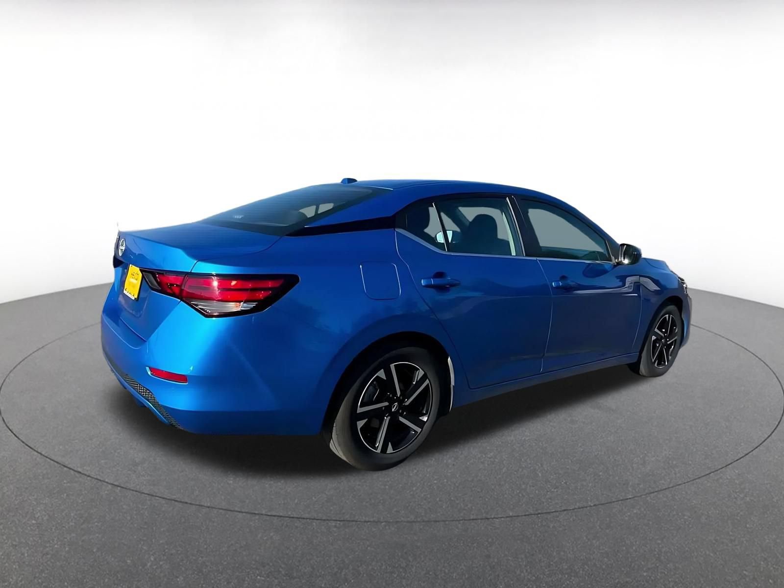 Used 2025 Nissan Sentra SV FWD image 13