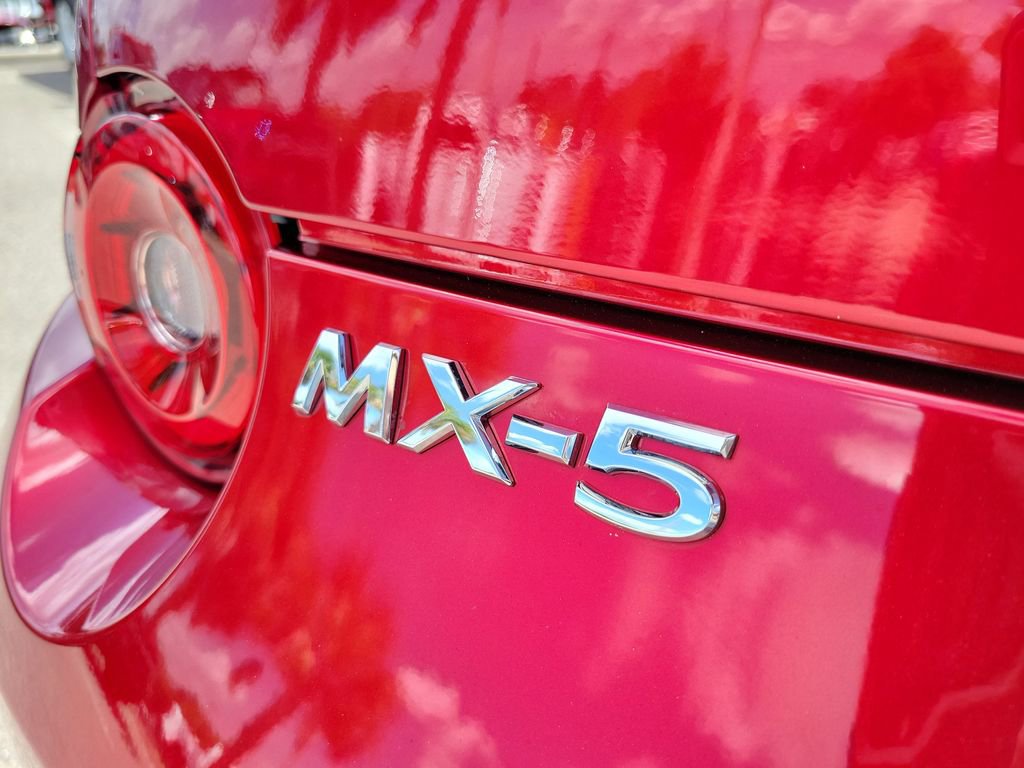 Used 2024 MAZDA MX-5 Miata Club w/ Weather Package image 9