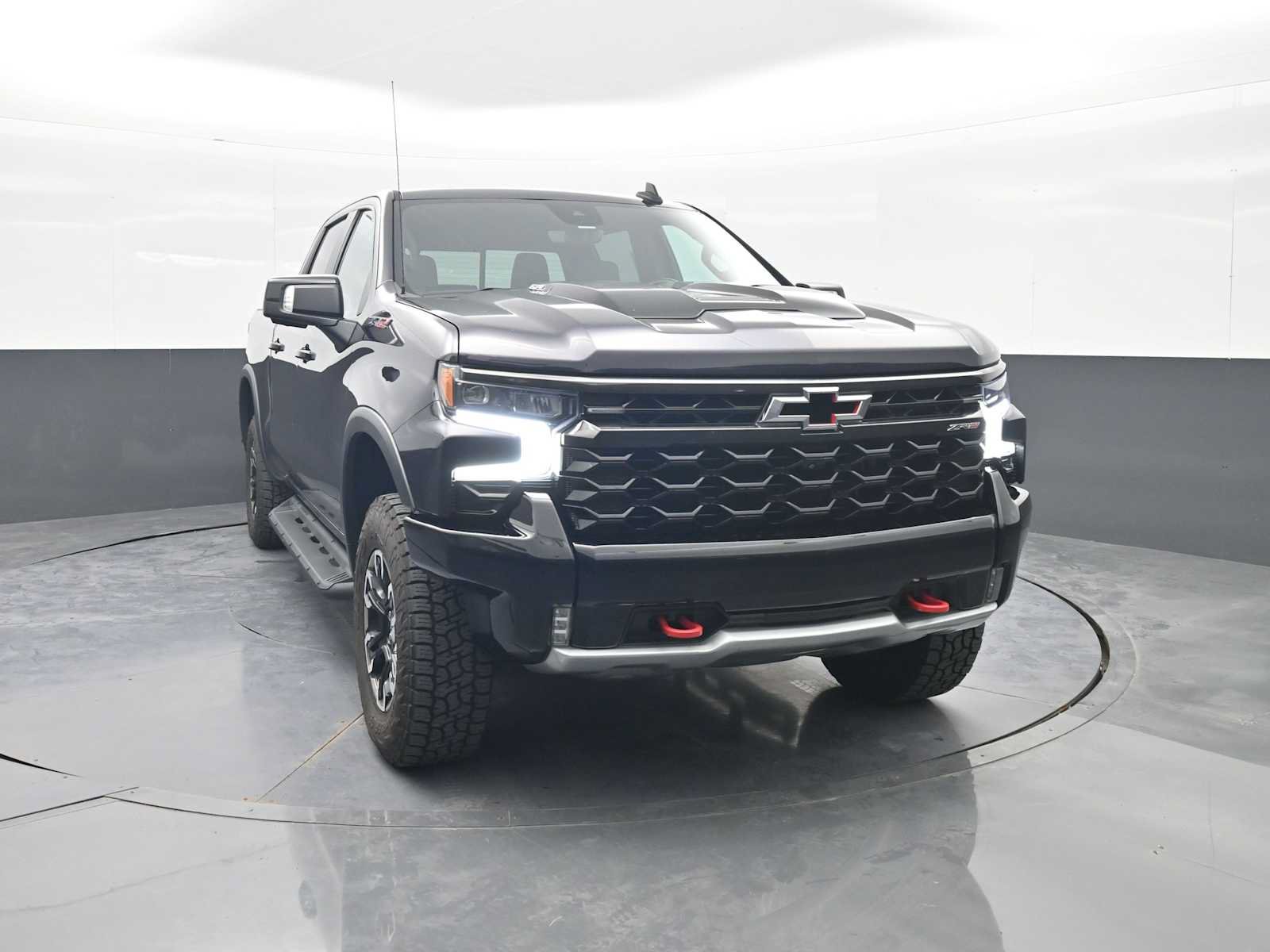 Used 2022 Chevrolet Silverado 1500 ZR2 w/ Technology Package AWD/4WD image 2