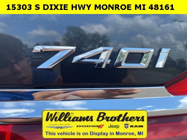 Used 2018 BMW 740i xDrive image 10