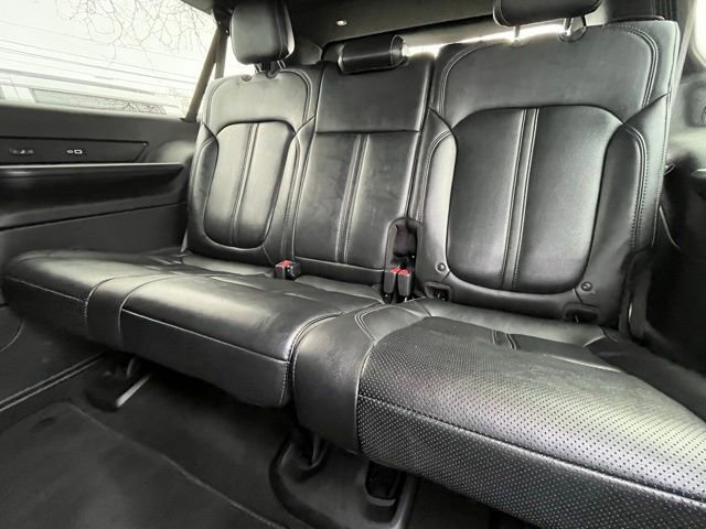 Used 2023 Jeep Wagoneer L Series III w/ Preferred Equipment Group image 29