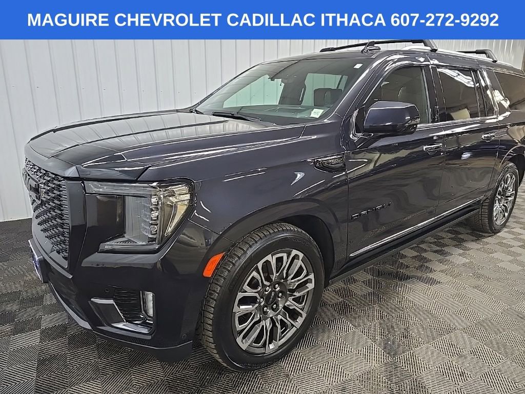 Used 2023 GMC Yukon XL Denali Ultimate AWD/4WD image 8