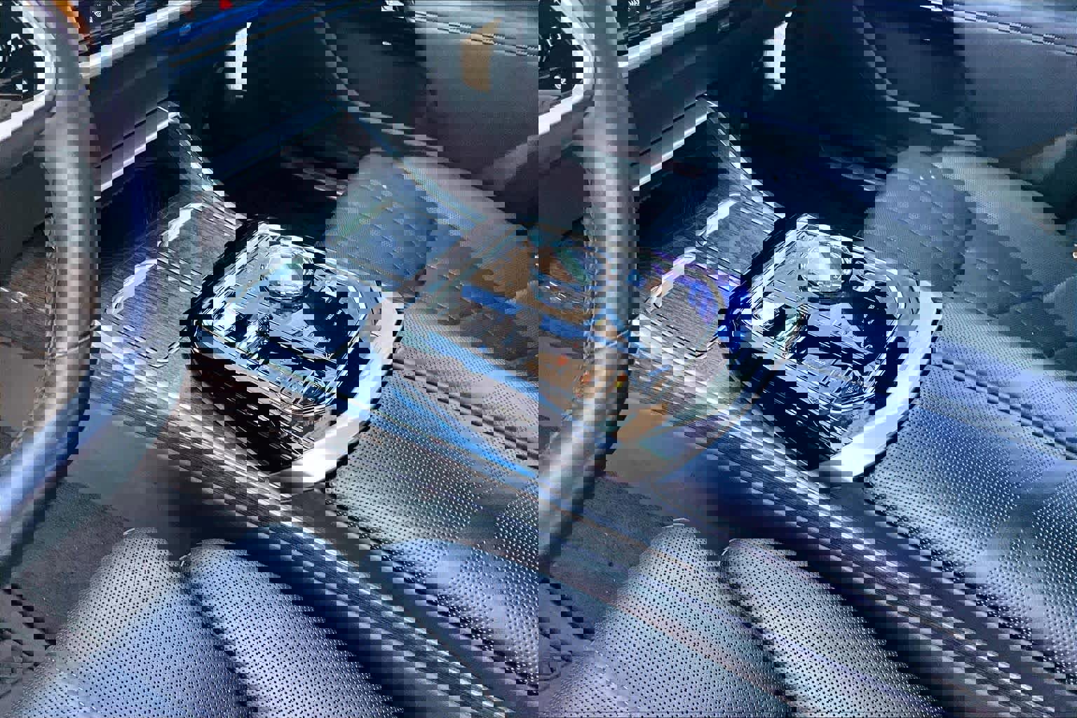 Used 2023 BMW 760i xDrive w/ Executive Package image 17