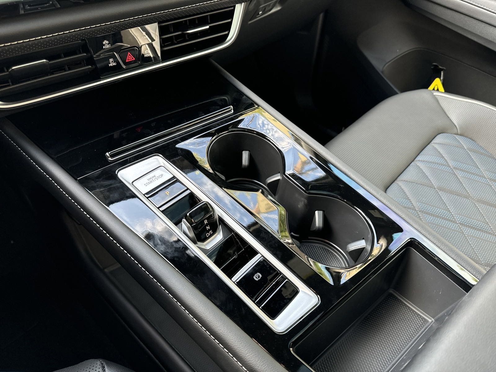 Used 2026 Volkswagen Atlas Cross Sport SEL Premium R-Line image 15