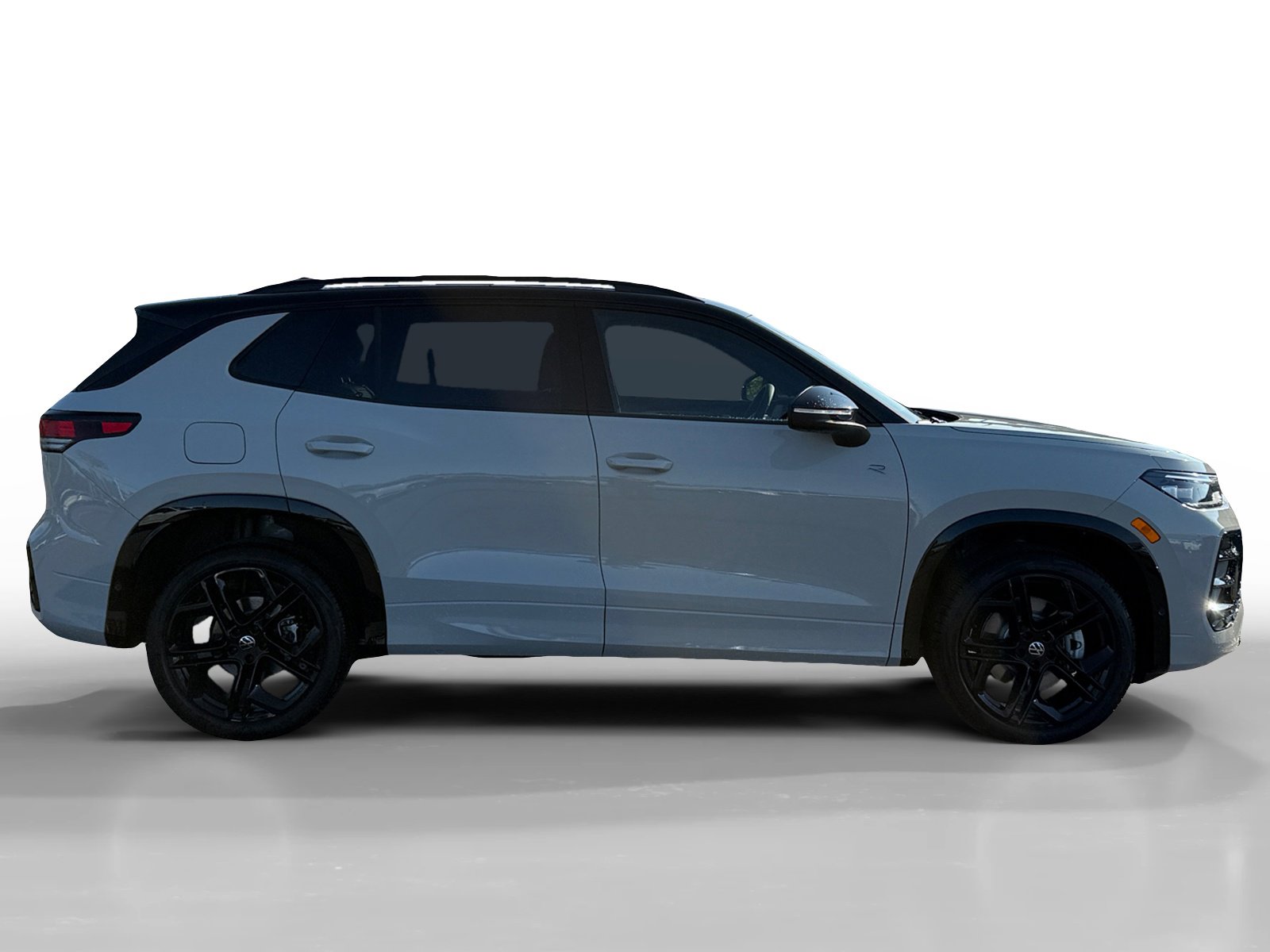 New 2026 Volkswagen Tiguan SE R-Line image 6