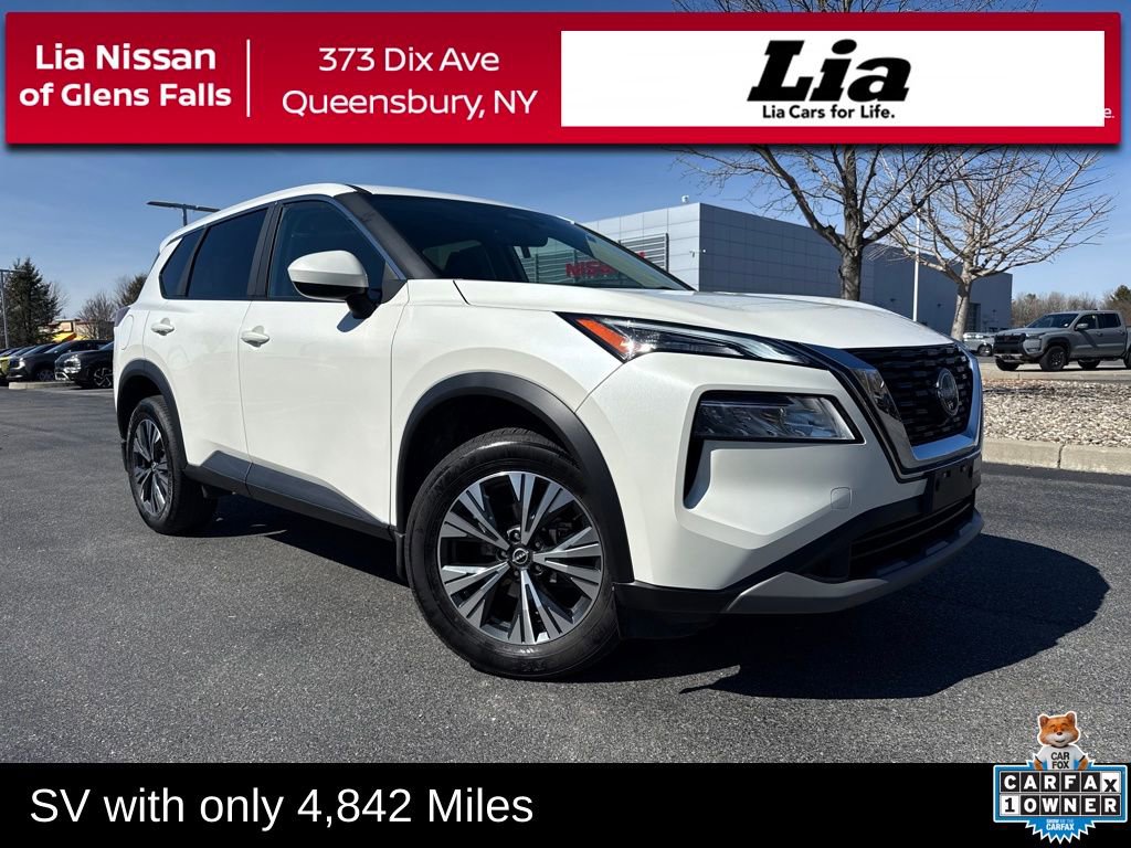 Used 2023 Nissan Rogue SV image 1