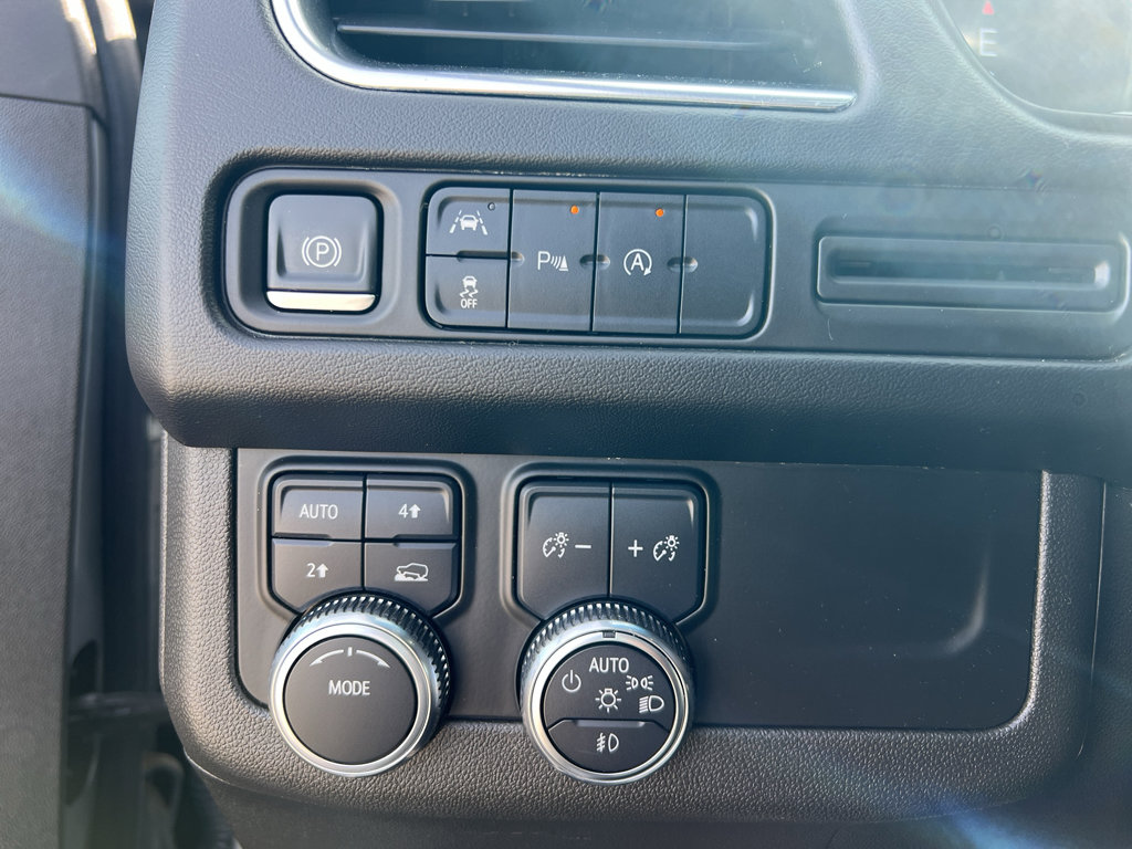 Certified 2023 GMC Yukon XL SLT AWD/4WD image 16
