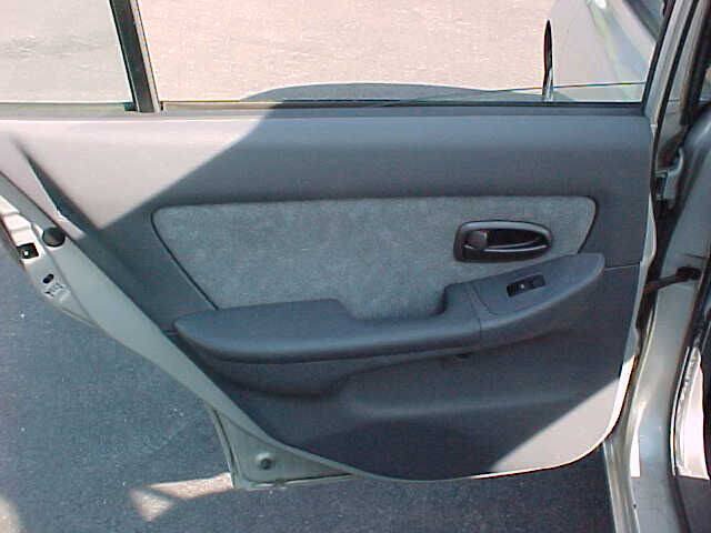 Used 2003 Hyundai Elantra GLS FWD image 11