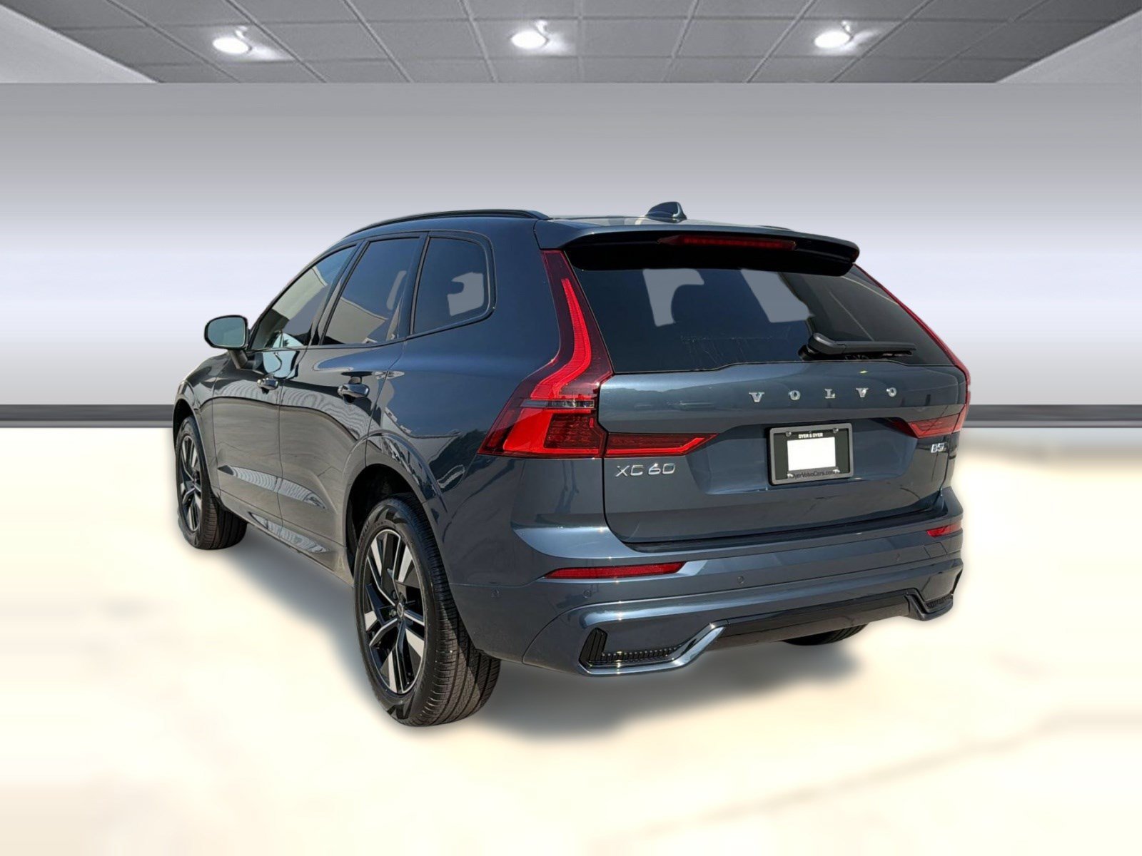 New 2026 Volvo XC60 B5 Plus w/ Climate Package AWD/4WD image 3