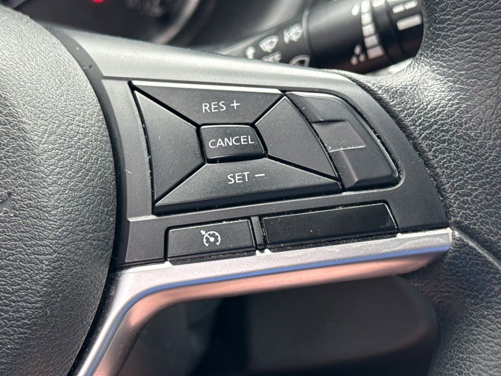 Used 2020 Nissan Kicks S image 14