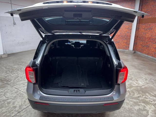 Used 2022 Ford Explorer XLT image 28