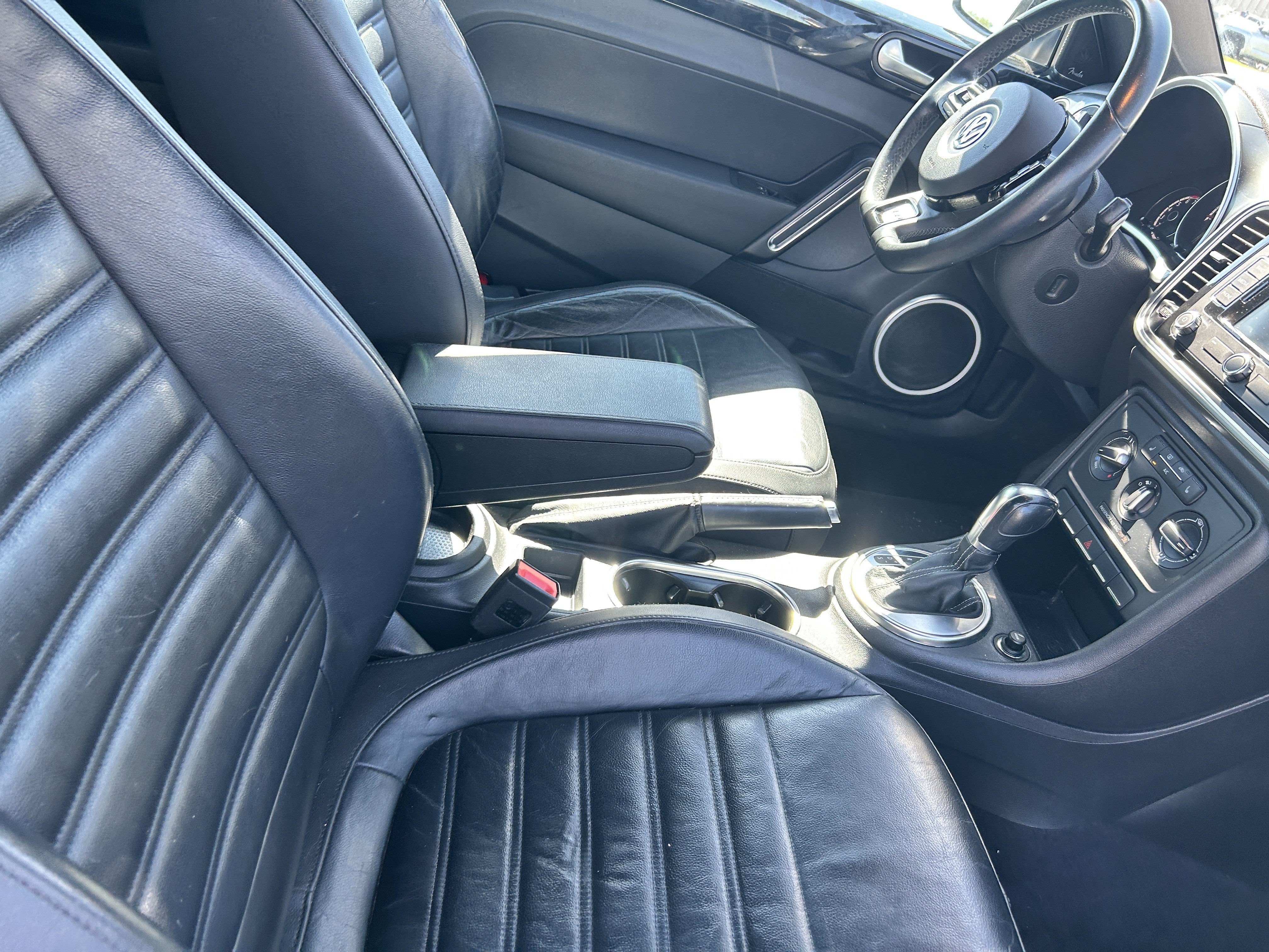 Used 2014 Volkswagen Beetle R-Line FWD image 12