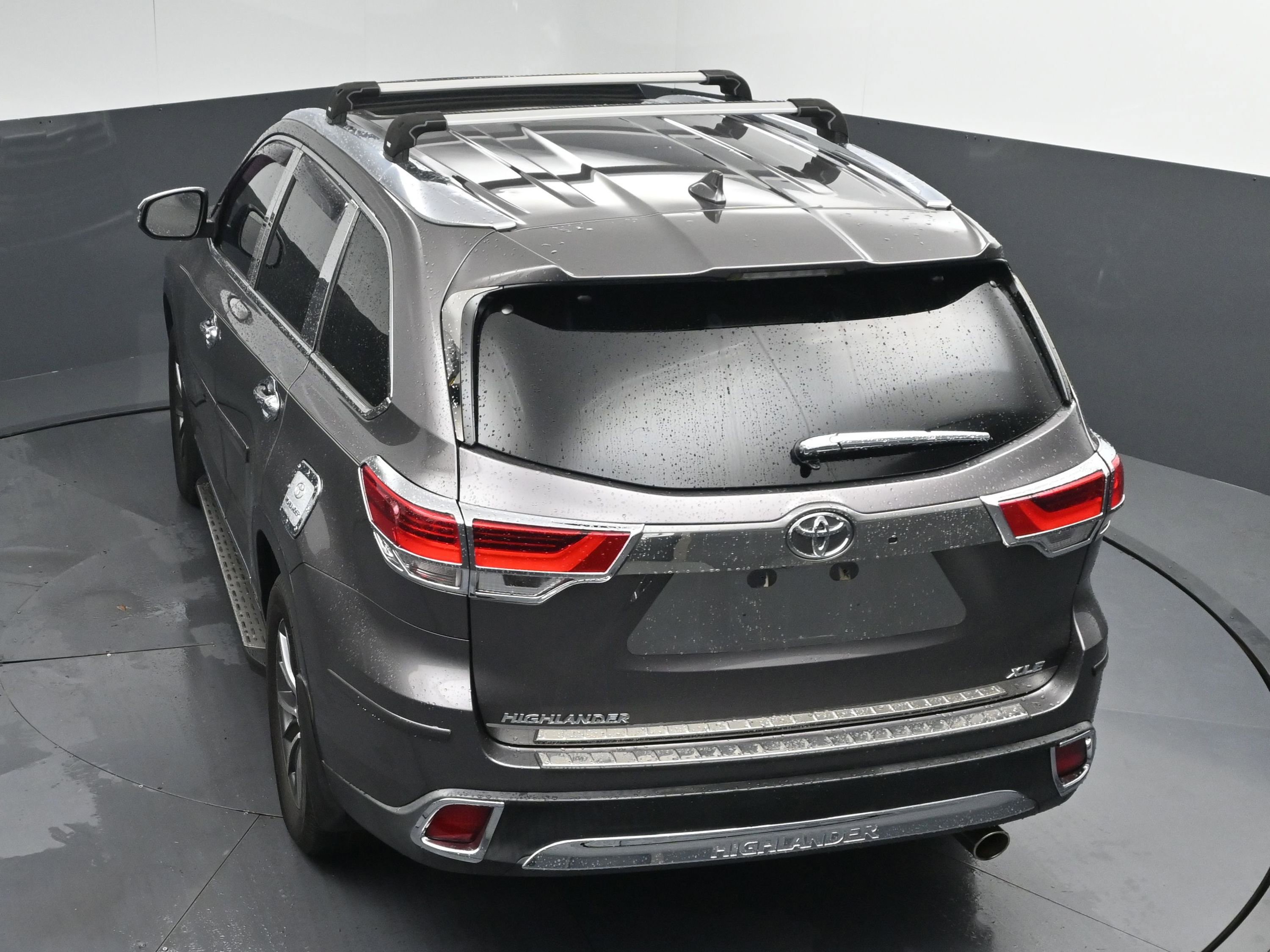 Used 2019 Toyota Highlander XLE image 28