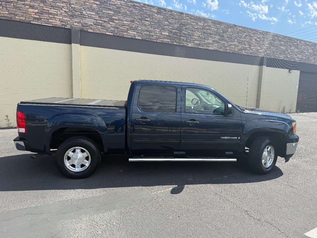 Used 2007 GMC Sierra 1500 SLE w/ SLE2 Preferred Package RWD image 12