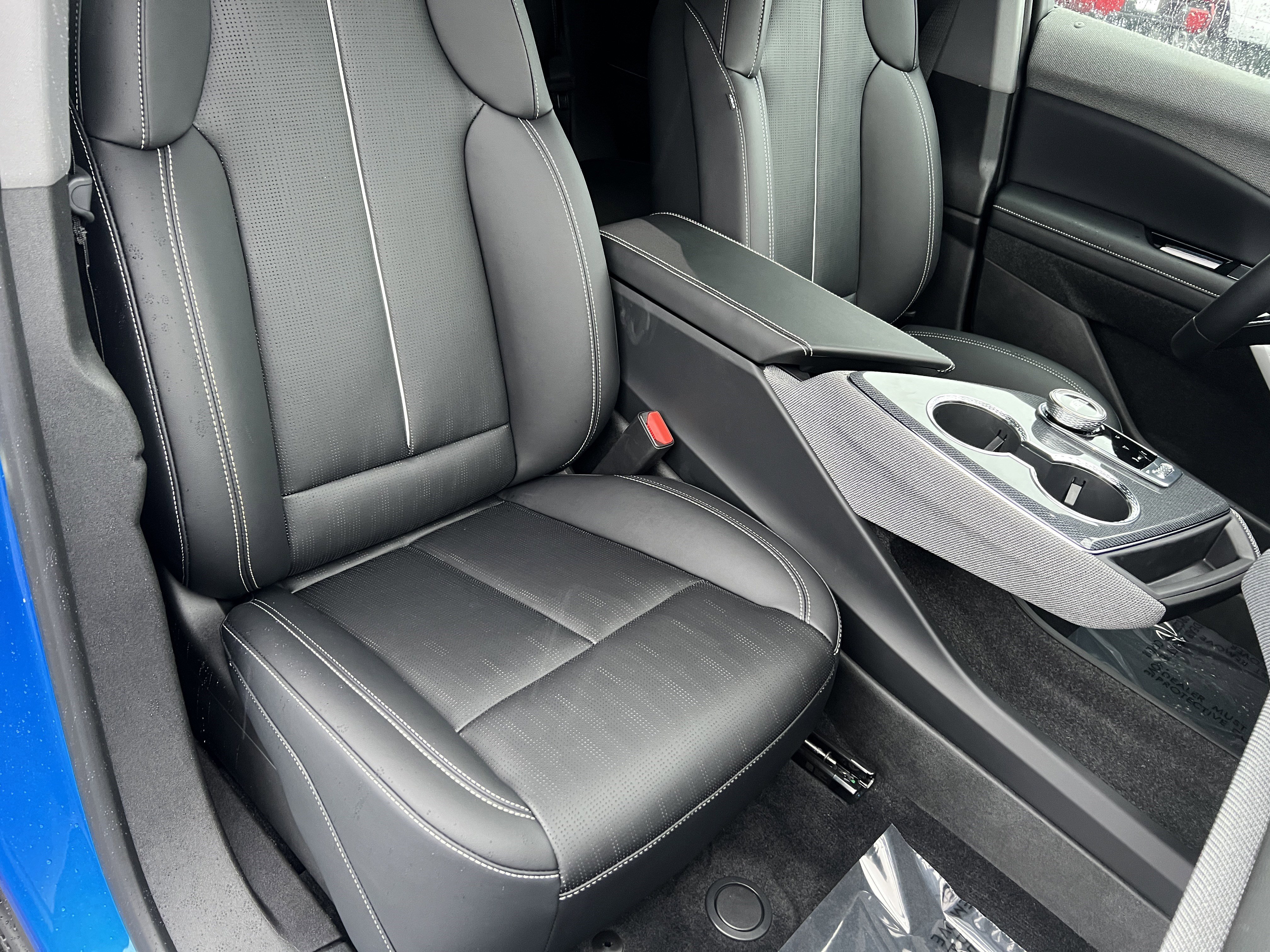 New 2026 Cadillac Optiq Luxury 2 image 25