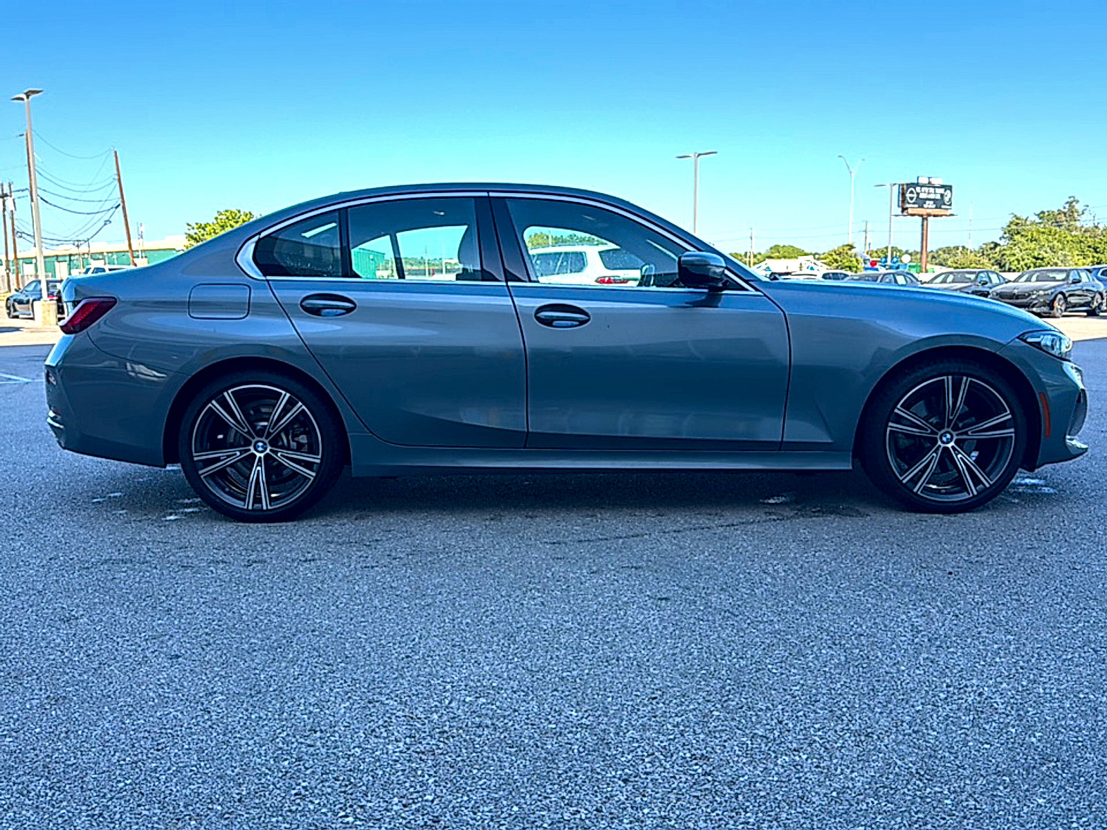 Used 2024 BMW 330i Sedan w/ Premium Package RWD image 5