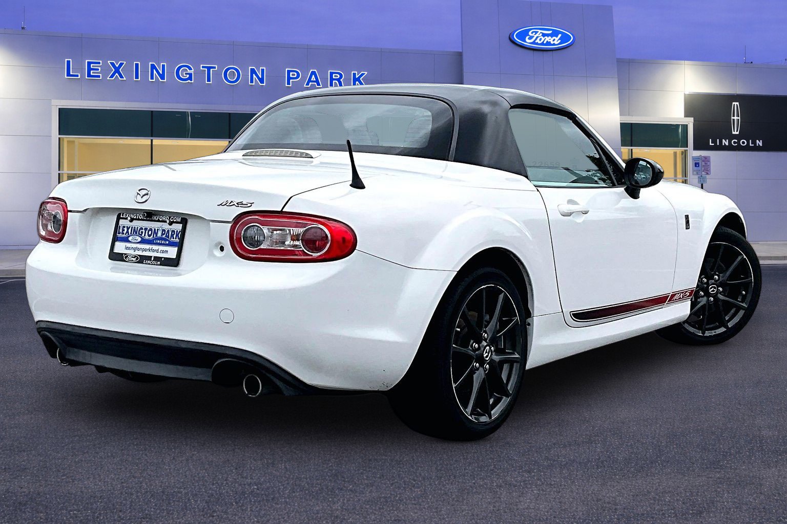 Used 2014 MAZDA MX-5 Miata Club RWD image 5