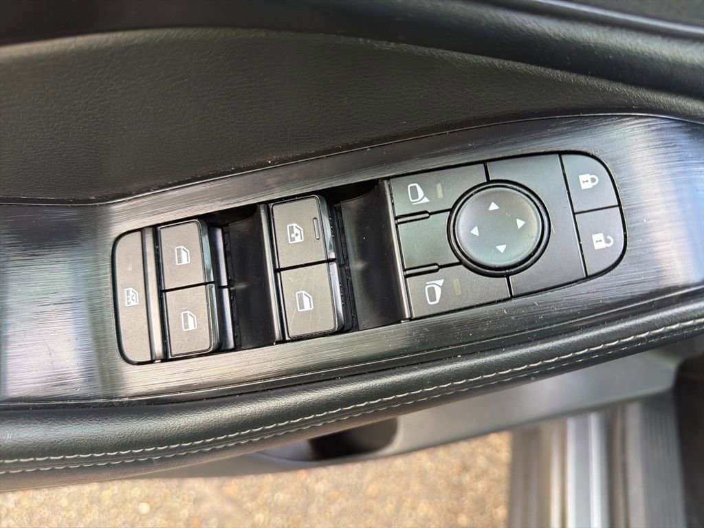 Used 2025 Nissan Rogue SV image 20