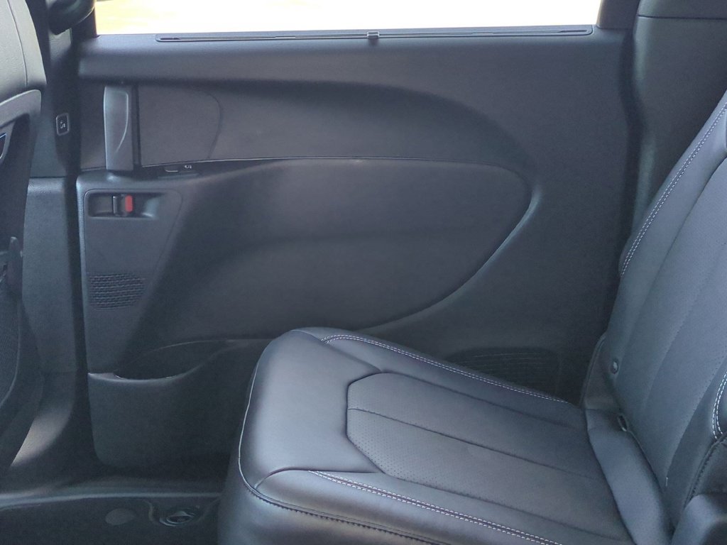 New 2027 Chrysler Pacifica Select FWD image 26