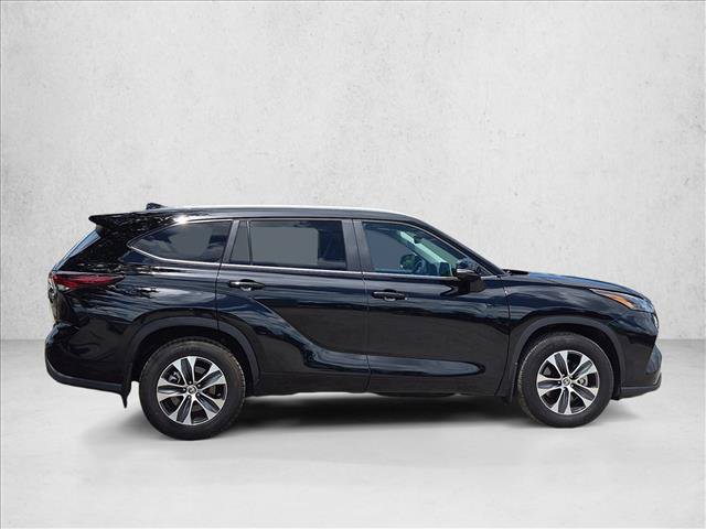 Used 2026 Toyota Highlander XLE AWD/4WD image 4
