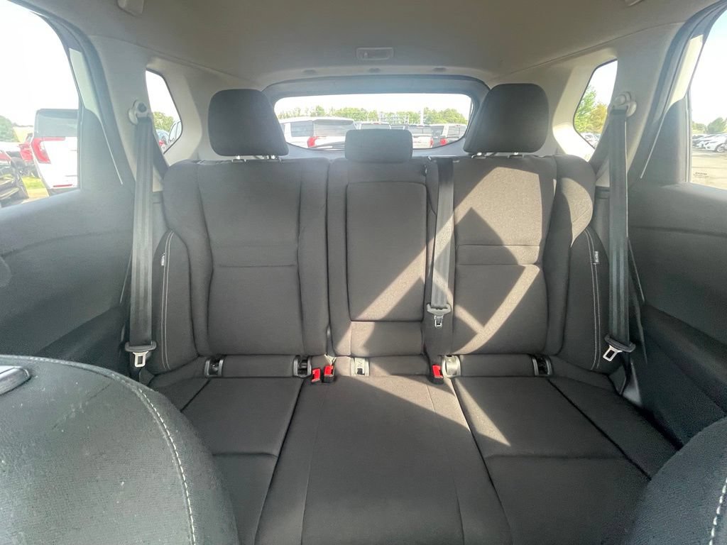 Used 2024 Nissan Rogue S AWD/4WD image 20