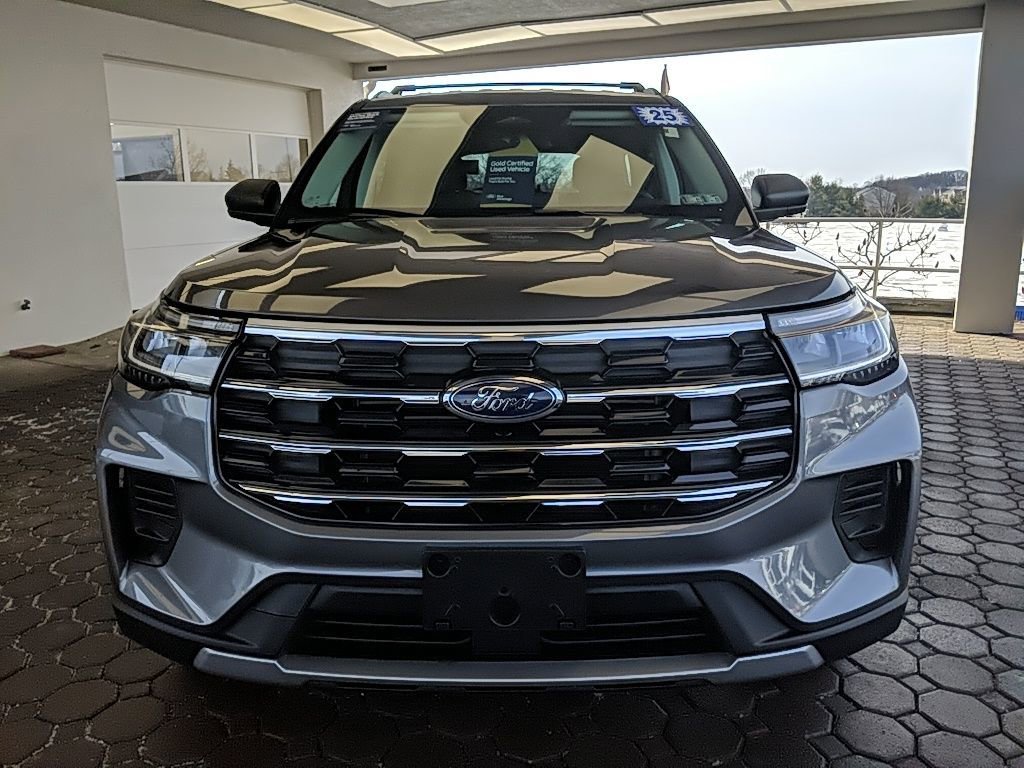 Certified 2025 Ford Explorer Active image 2