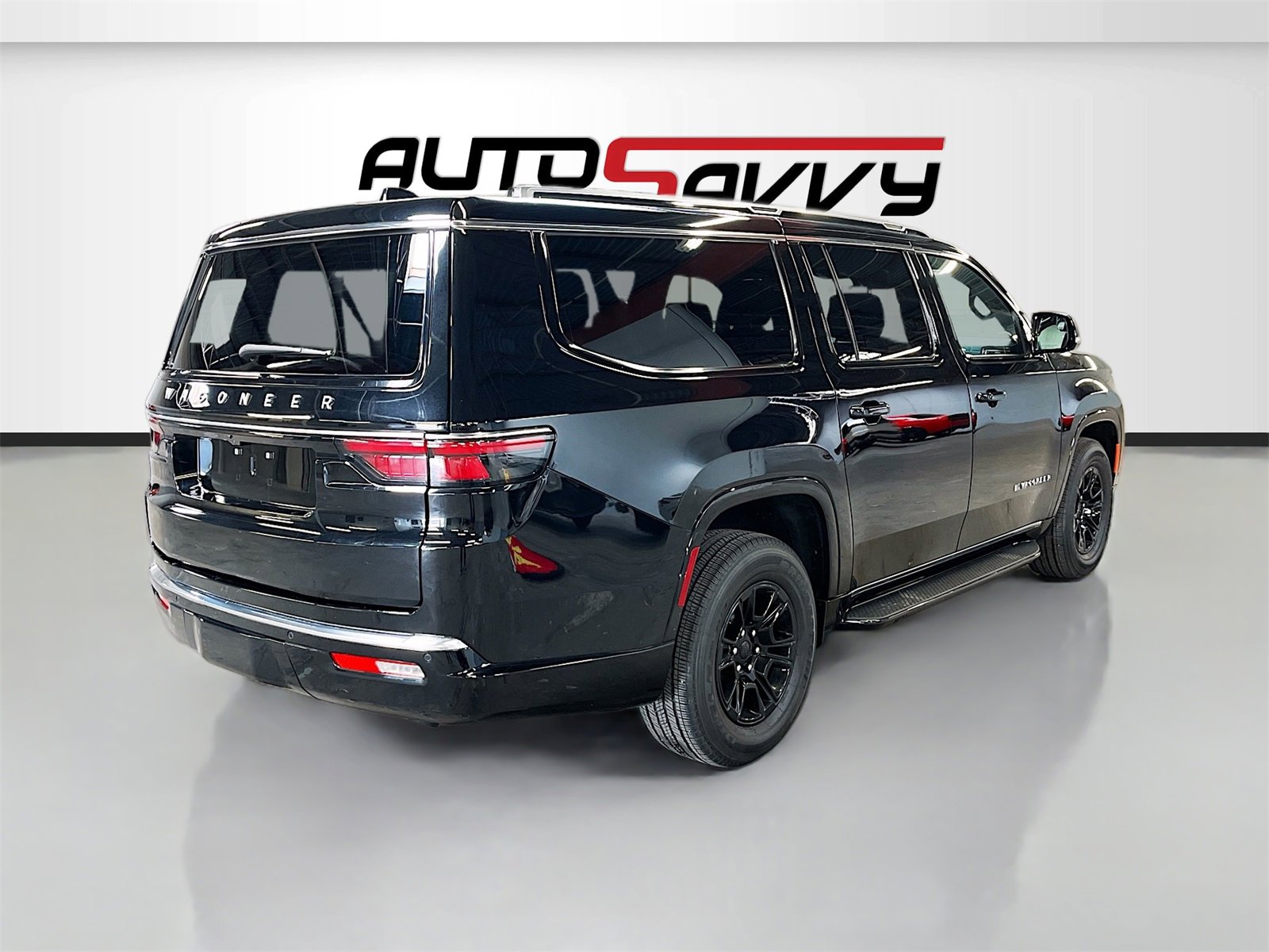 Used 2024 Jeep Wagoneer L 4WD image 7