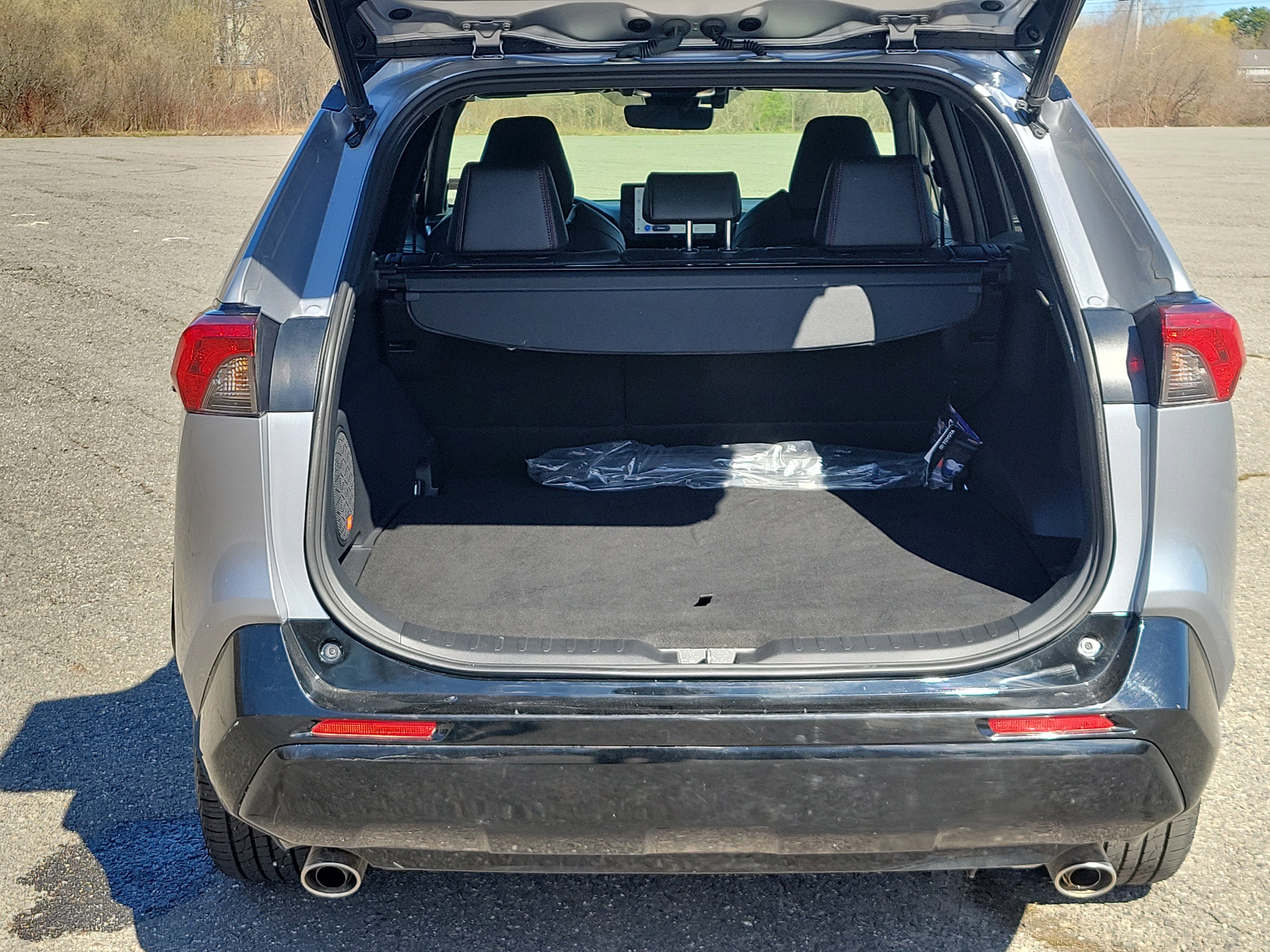 Used 2023 Toyota RAV4 XSE w/ Weather Package AWD/4WD image 17