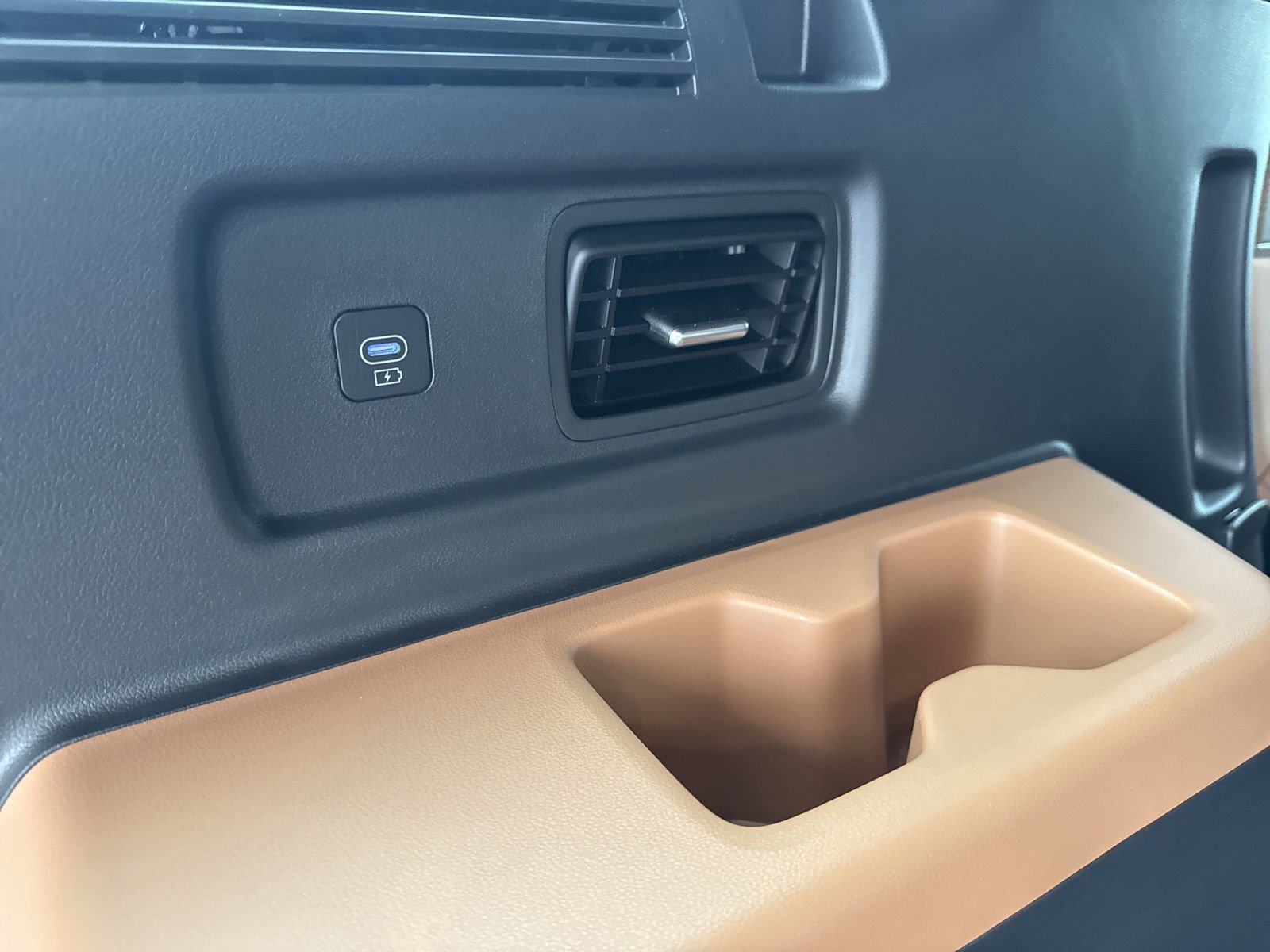 Used 2026 Hyundai Santa Fe Calligraphy image 16