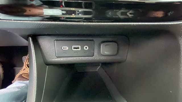 Used 2021 Buick Encore GX Select AWD/4WD image 30