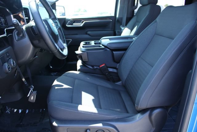 Used 2025 Chevrolet Silverado 1500 LT RWD image 39
