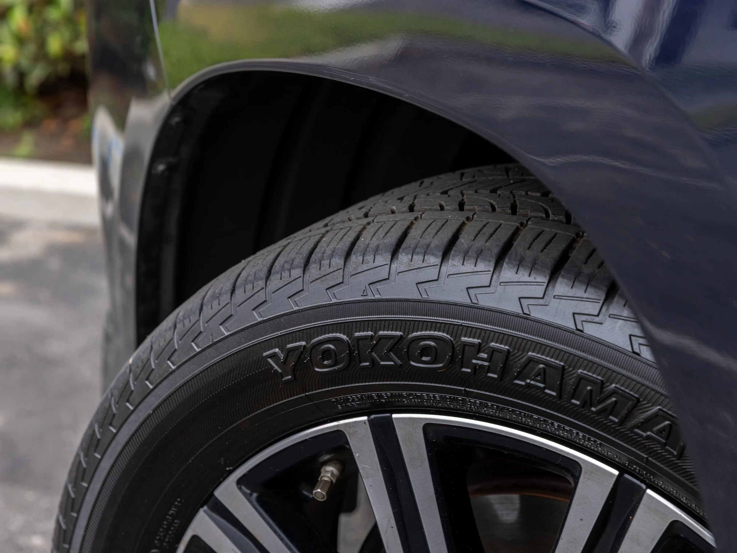 Used 2021 Lexus LX 570 4WD w/ Luxury Package image 35