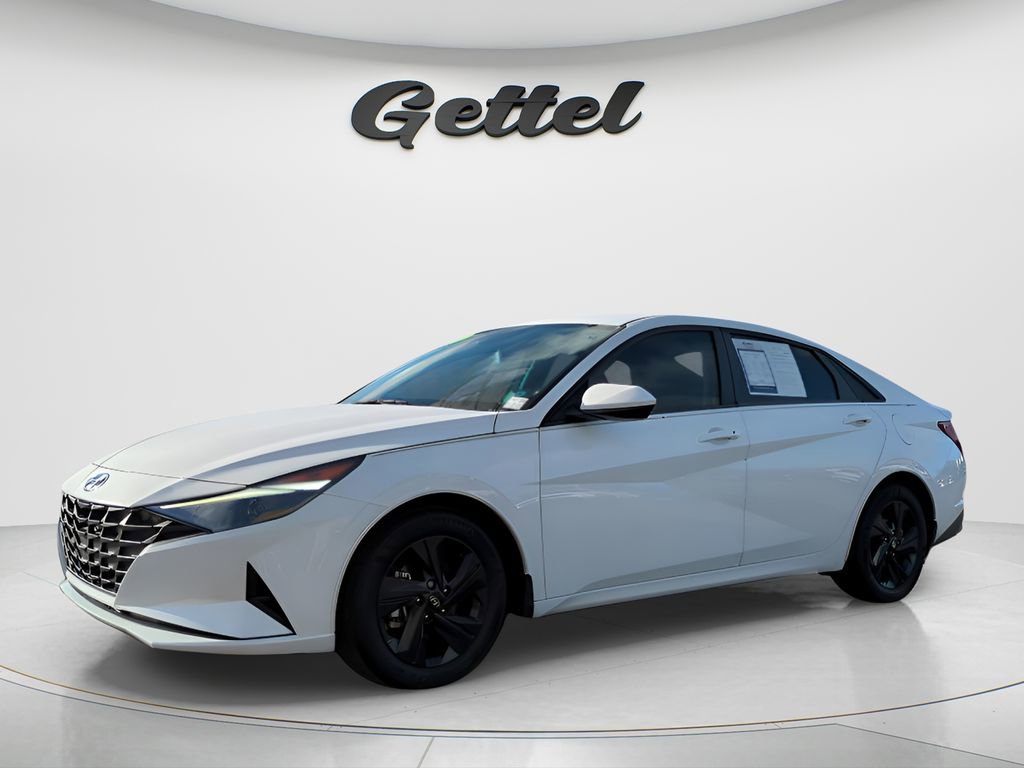Used 2023 Hyundai Elantra SEL image 1