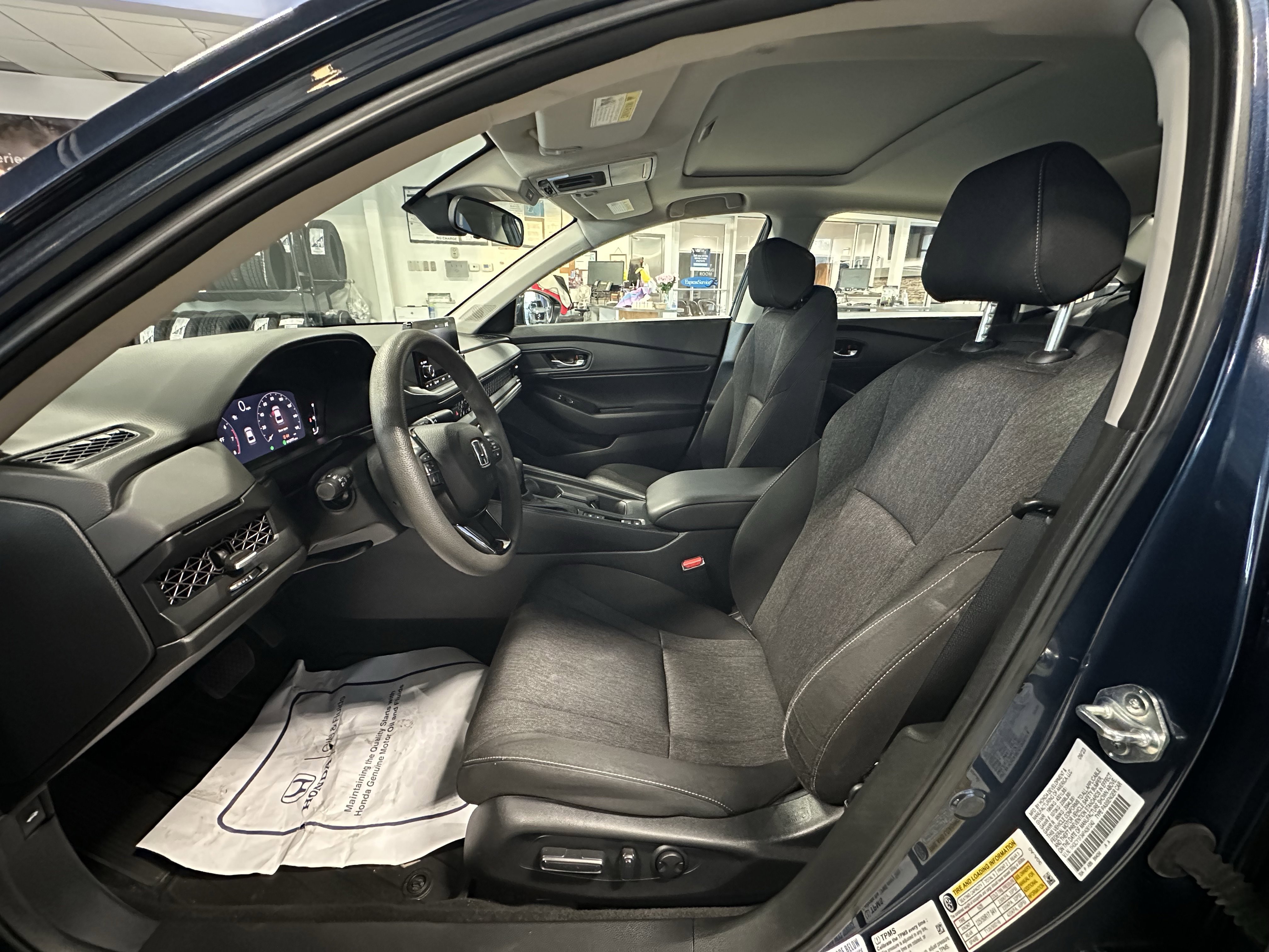 Used 2023 Honda Accord EX image 8