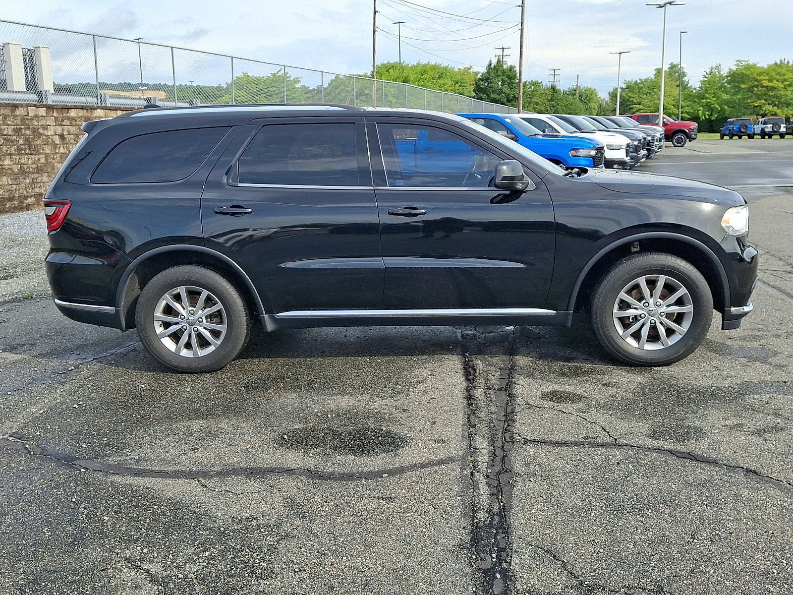 Used 2017 Dodge Durango SXT w/ Quick Order Package 23B AWD/4WD image 7