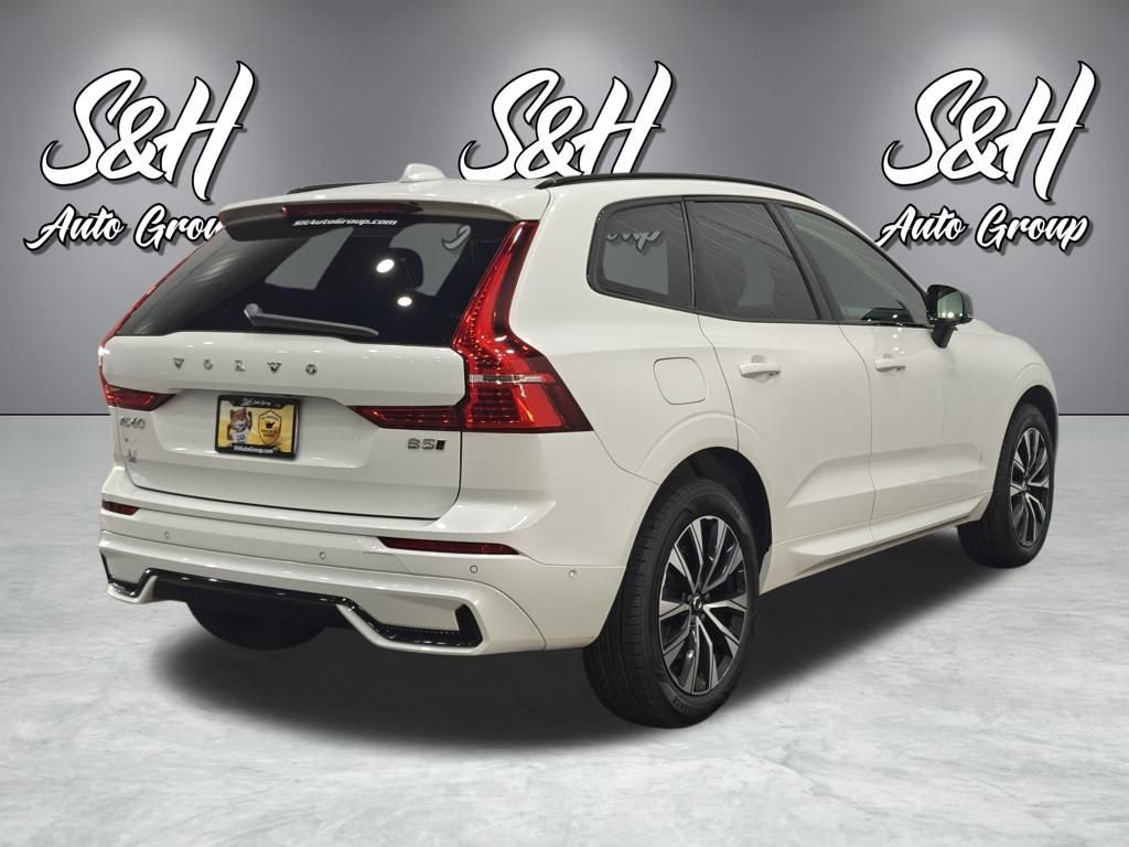 Used 2023 Volvo XC60 B5 Plus image 18
