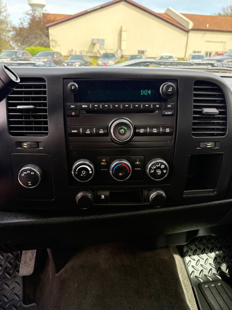 Used 2011 Chevrolet Silverado 1500 LT AWD/4WD image 14