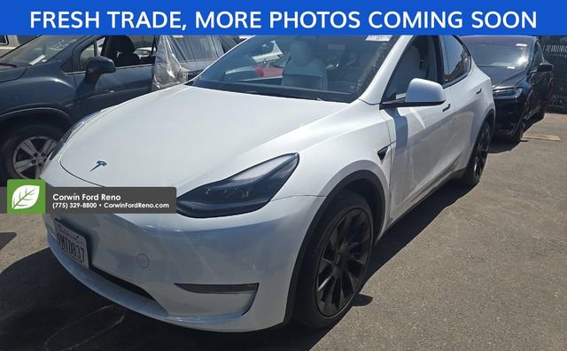 Used 2024 Tesla Model Y Long Range AWD/4WD image 2