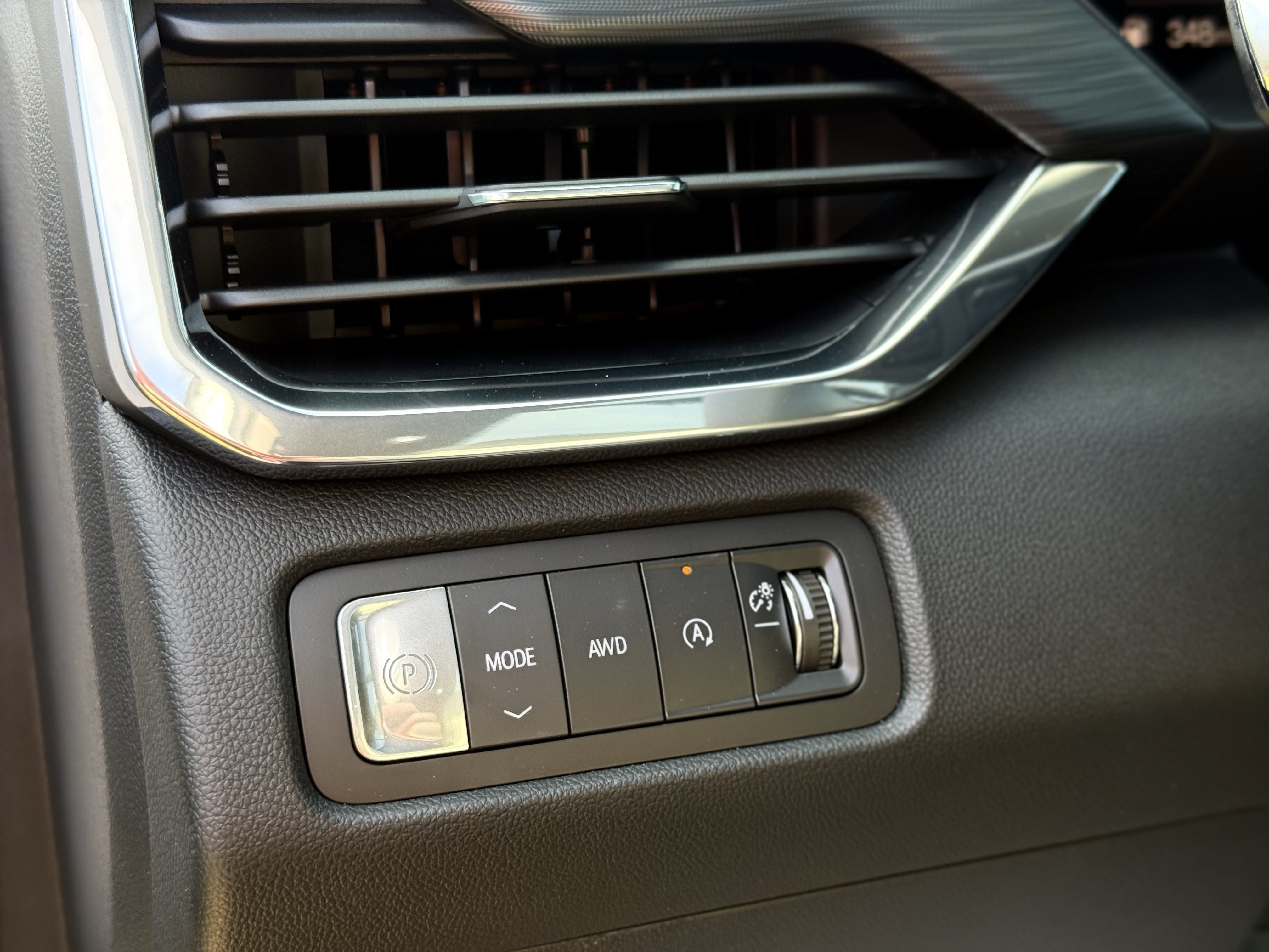 New 2025 GMC Acadia Elevation w/ Elevation Premium Package AWD/4WD image 18