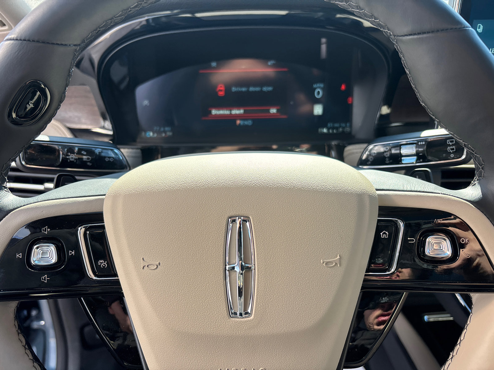 New 2026 Lincoln Corsair Reserve image 16